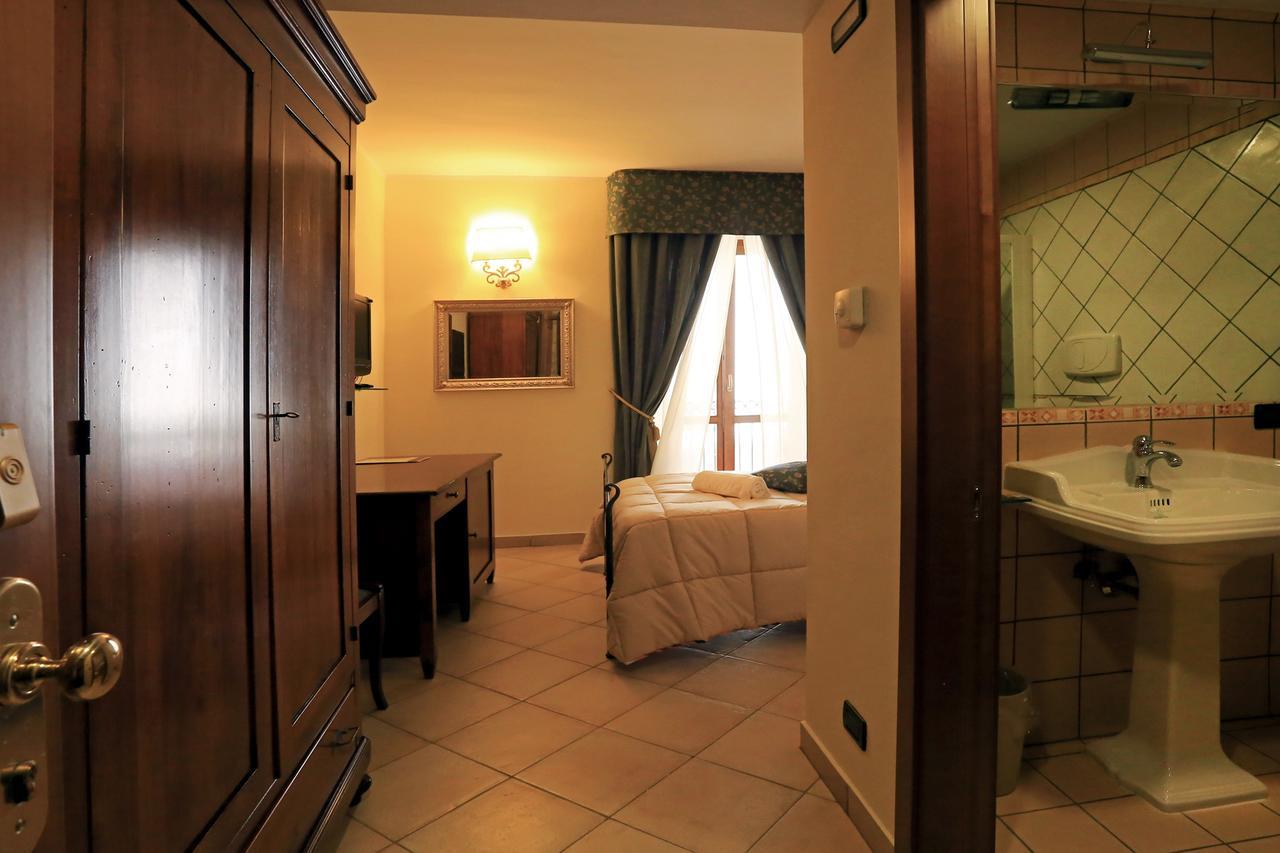 Hotel L'Aquila Luaran gambar